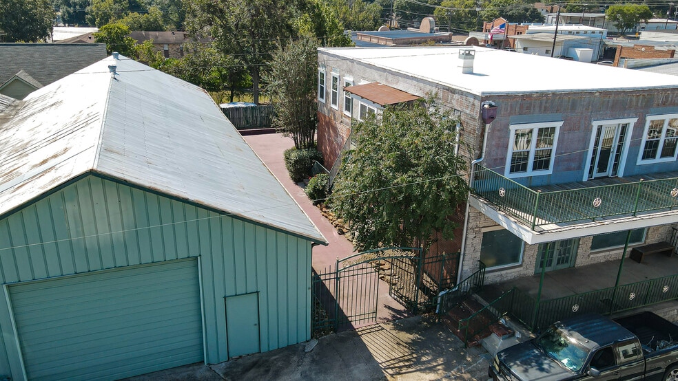 201 W First St, Brenham, TX for lease - Building Photo - Image 3 of 13