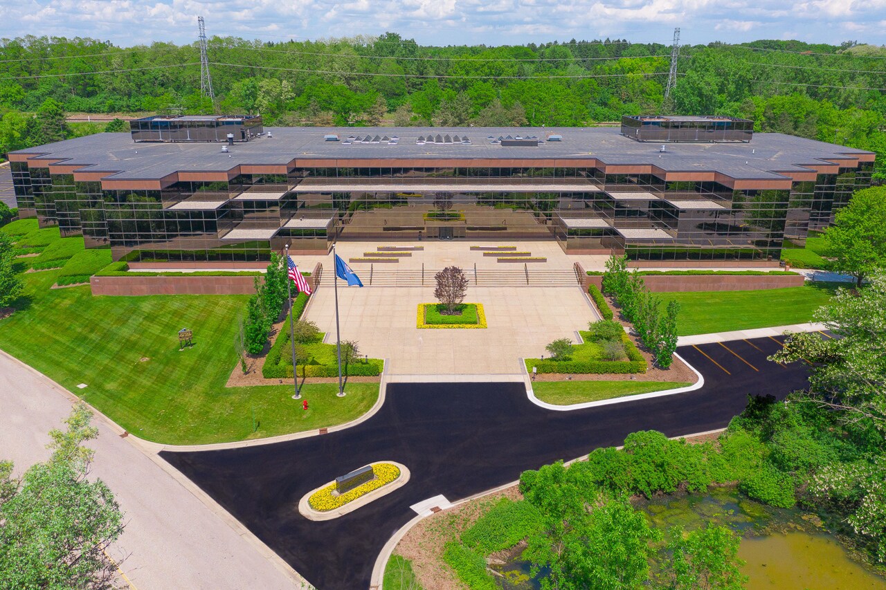 100 Bloomfield Hills Pky, Bloomfield Hills, MI à louer Photo principale- Image 1 de 27