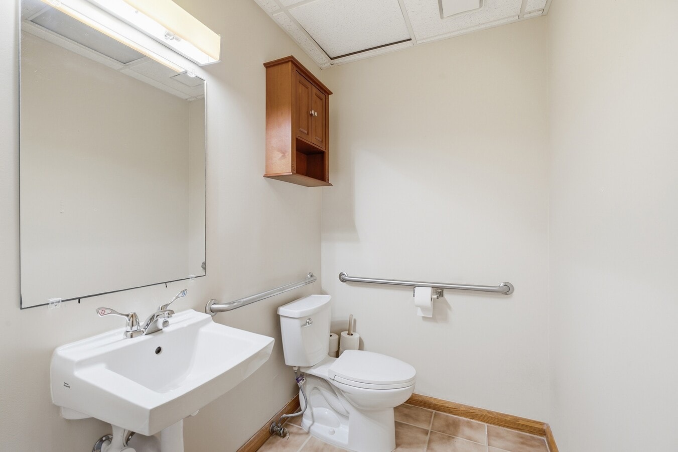 900 SE Ocean Blvd, Stuart, FL 34994 - Unit C 120 - - Interior Photo - Image 2 of 20