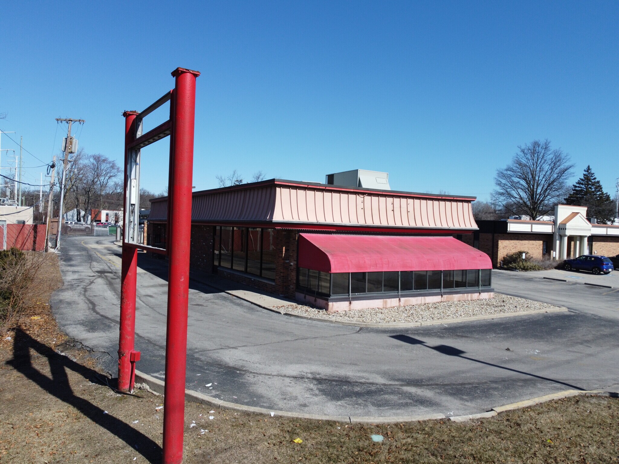 5560 W Central Ave, Toledo, OH for lease Building Photo- Image 1 of 7