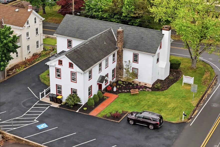 46 Hilltown Pike, Line Lexington, PA à vendre - Photo du bâtiment - Image 2 de 34