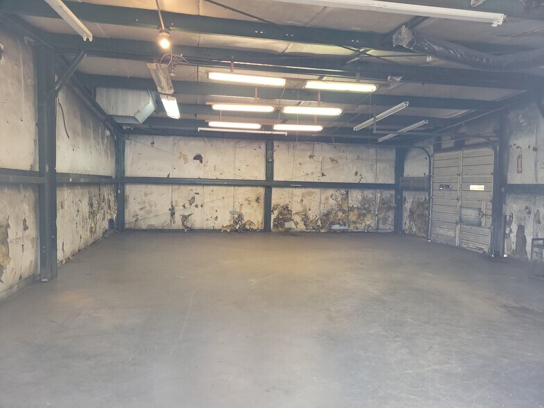 212 Turk Pl, Greensboro, NC à louer - Photo du bâtiment - Image 2 de 3