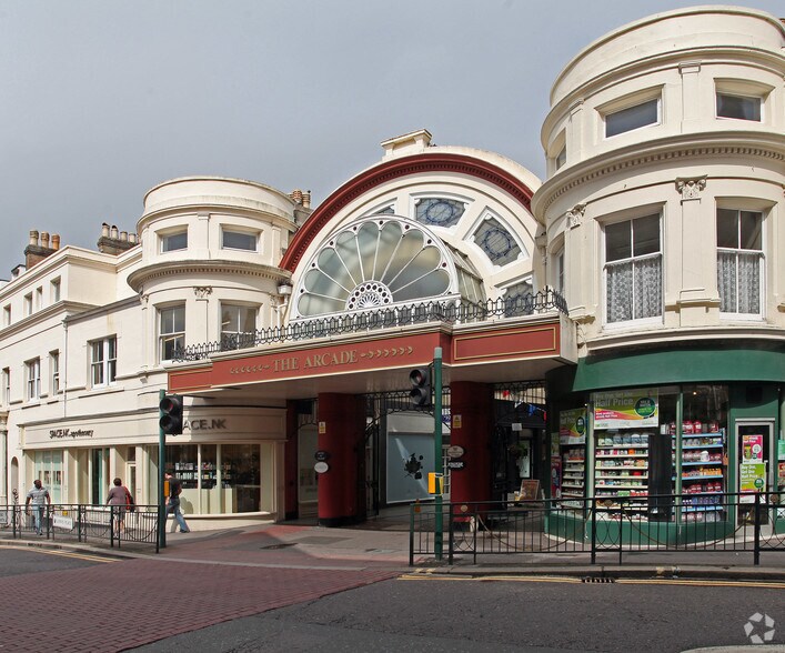 Old Christchurch Rd, Bournemouth à vendre - Photo principale - Image 1 de 6