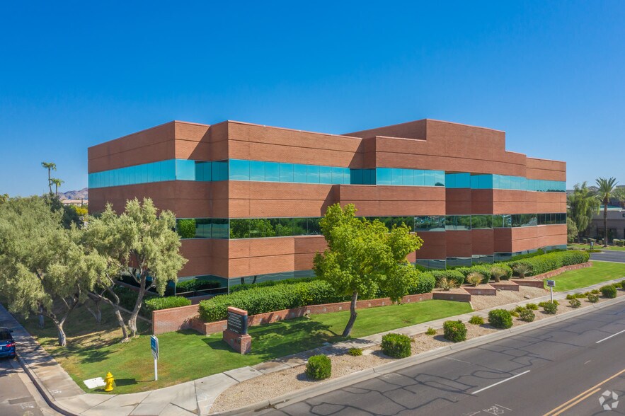 4130 E Van Buren St, Phoenix, AZ à louer - Photo du bâtiment - Image 2 de 8