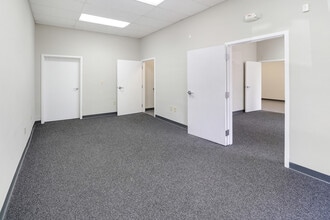 3402 SW 26th Ter, Fort Lauderdale, FL à louer Photo intérieure- Image 2 de 19