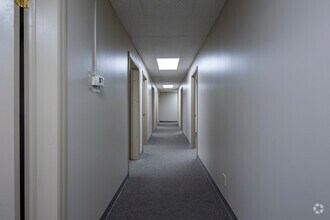 4910 University Sq, Huntsville, AL for lease Interior Photo- Image 2 of 4
