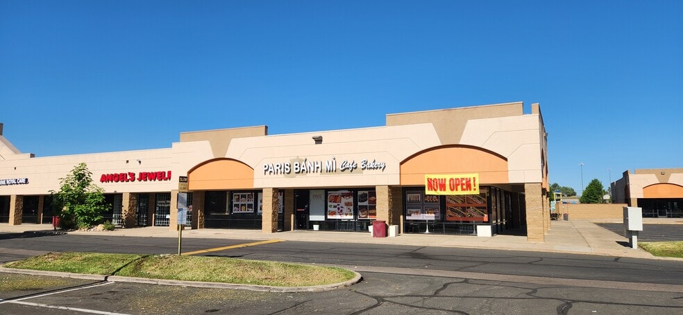 14410-14480 E 6th Ave, Aurora, CO à vendre - Photo du bâtiment - Image 2 de 2