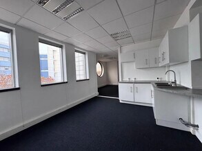 Office in Montreuil for sale Interior Photo- Image 2 of 9