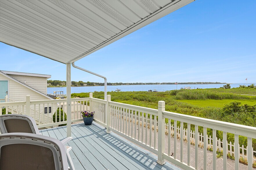 53 W Tiana Rd, Hampton Bays, NY à vendre - Photo du bâtiment - Image 2 de 27