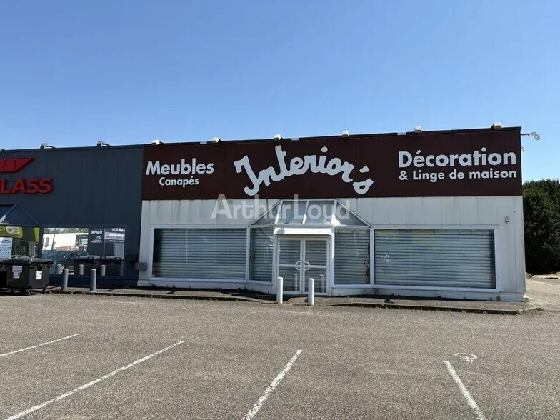 Retail in Vendenheim for lease - Building Photo - Image 1 of 6