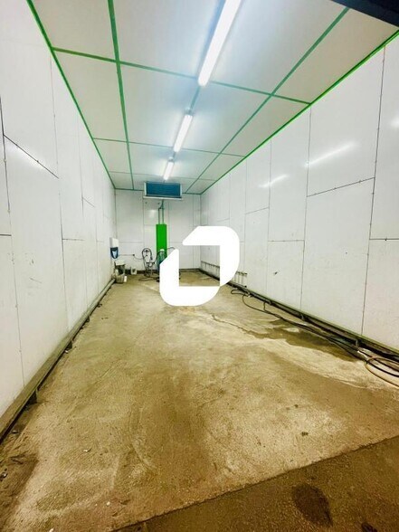 Flex in Villefranche-sur-Saône for lease - Interior Photo - Image 3 of 12