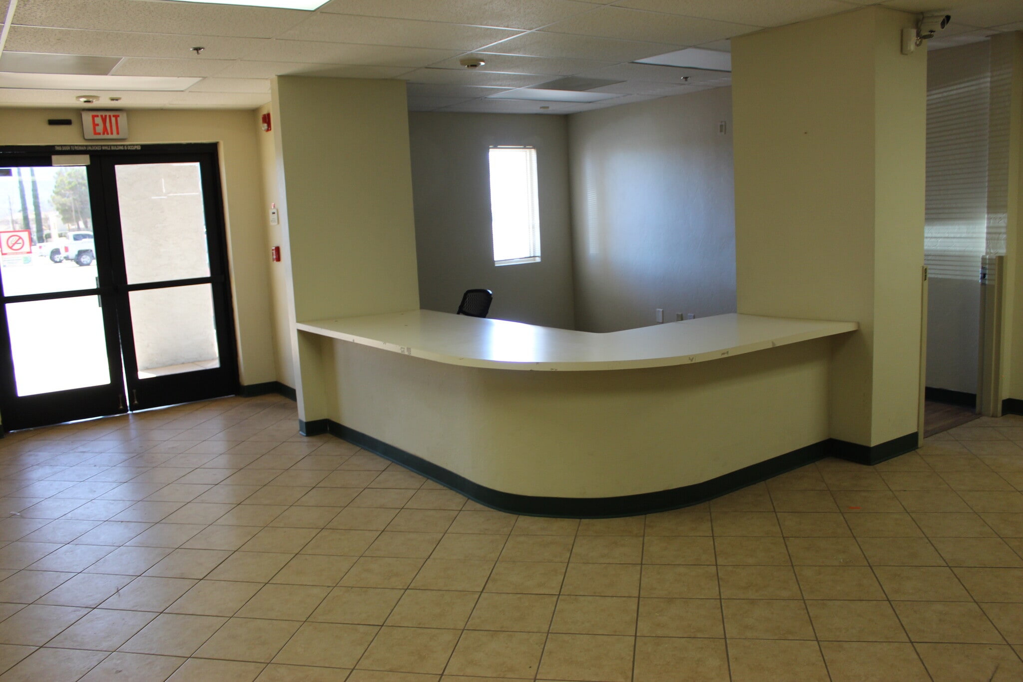 35-161 E Wilcox Dr, Sierra Vista, AZ for lease Interior Photo- Image 1 of 16