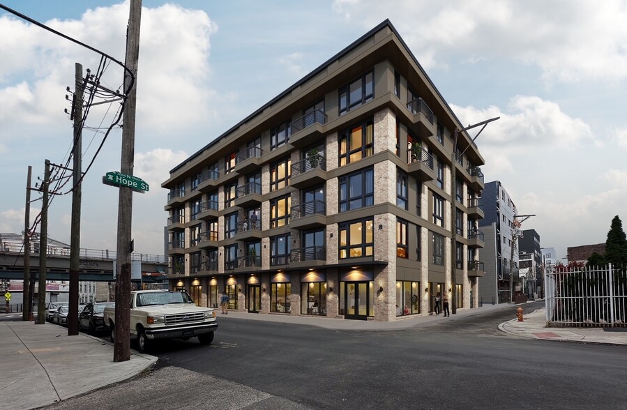 1952 N Front St, Philadelphia, PA for lease - Building Photo - Image 2 of 5