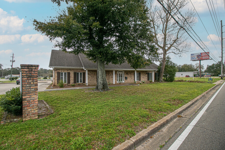 1087 E Pass Rd, Gulfport, MS à vendre - Photo principale - Image 1 de 1