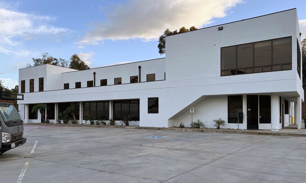 9770 Candida St, San Diego, CA à louer - Photo du bâtiment - Image 2 de 11