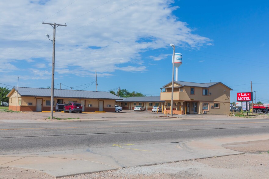 200 E First Street, Claude, TX for sale - Building Photo - Image 3 of 25