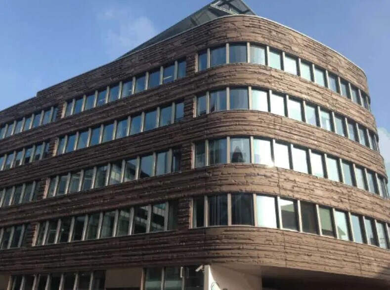 5-11 Boulevard Gallieni, Issy-les-Moulineaux for lease - Building Photo - Image 2 of 12