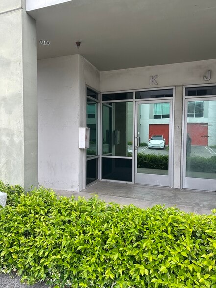 1135 Westminster Ave, Alhambra, CA for lease - Building Photo - Image 2 of 12