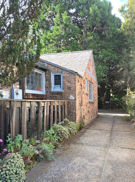 1672-1676 University Ave, Berkeley, CA à vendre - Photo du bâtiment - Image 3 de 23