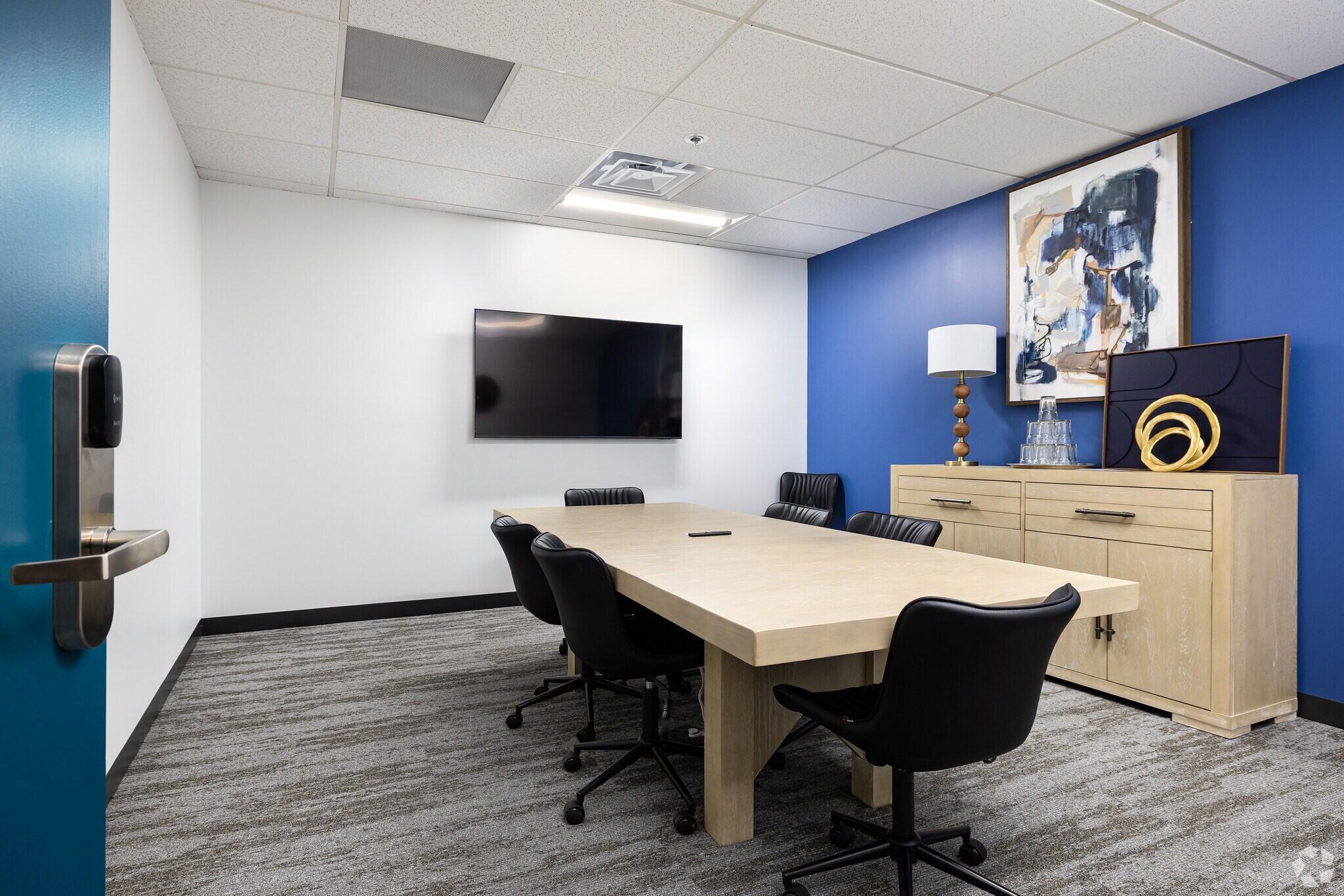 2055 Craigshire Rd, Saint Louis, MO for lease Building Photo- Image 1 of 16