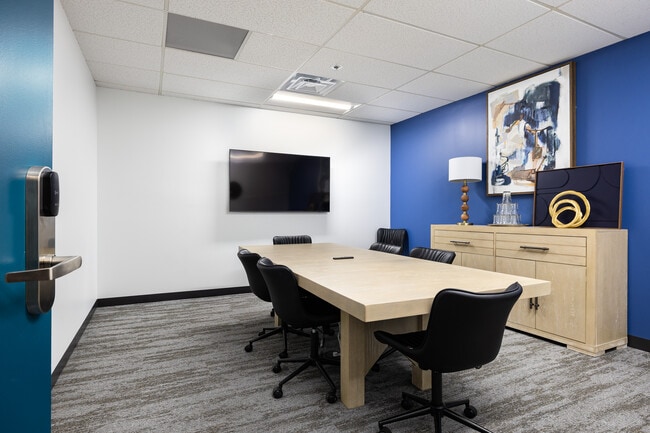 More details for 2055 Craigshire Rd, Saint Louis, MO - Coworking for Lease