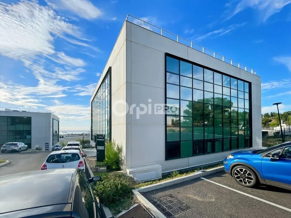 Office in La Ciotat for lease Building Photo- Image 1 of 12