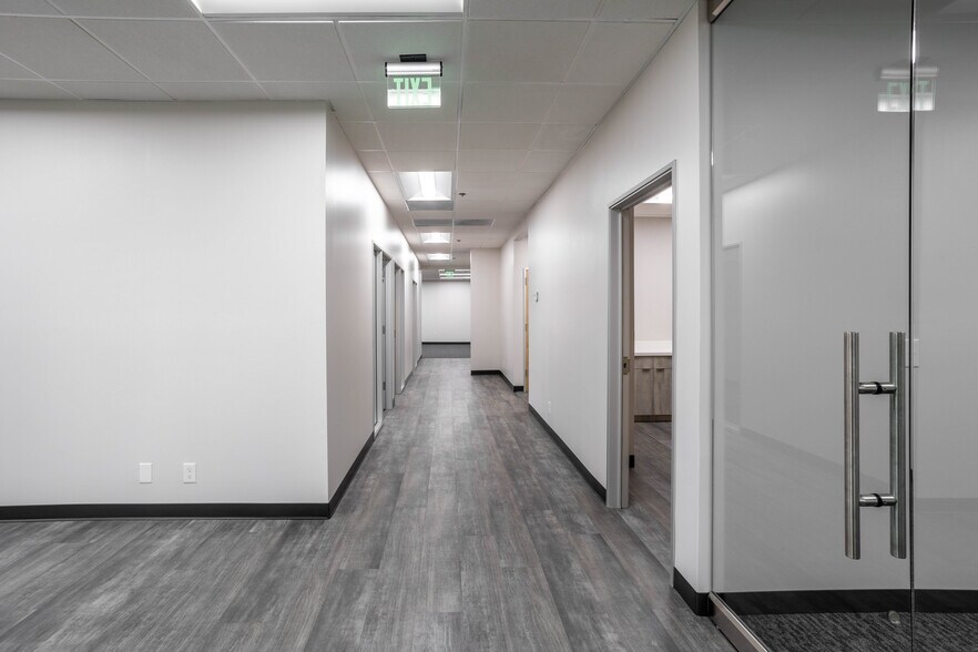 2037-2077 S Vineyard Ave, Ontario, CA à louer - Numérisation 3D de Matterport - Image 3 de 33