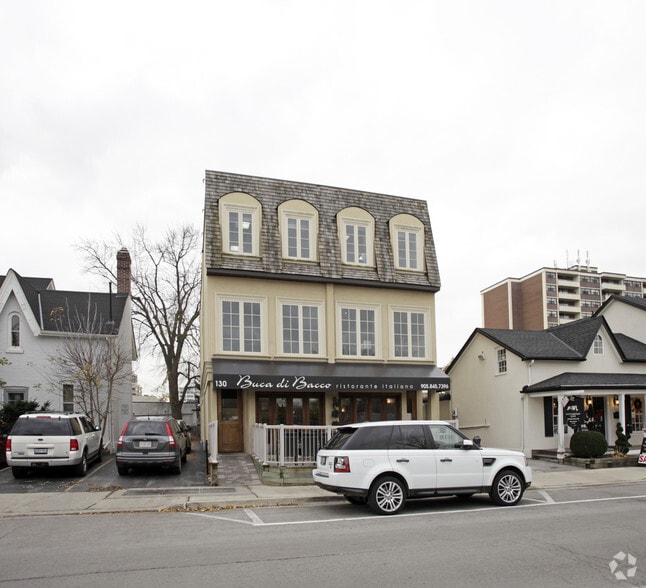 130 Thomas St, Oakville, ON for lease - Building Photo - Image 3 of 4