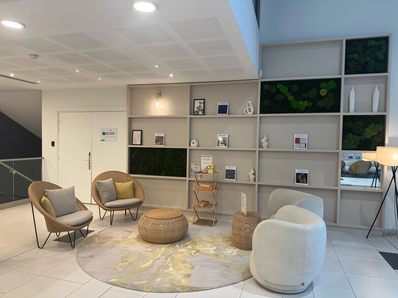 15 Boulevard Du Mont D'Est, Noisy-le-Grand for lease - Lobby - Image 1 of 16
