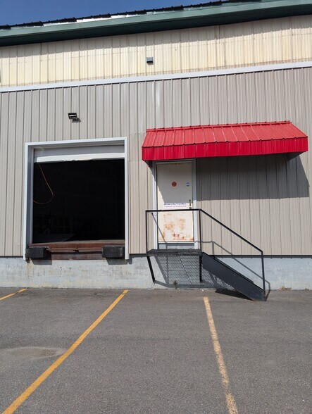 120 E Hollis St, Nashua, NH à louer - Photo du bâtiment - Image 3 de 19