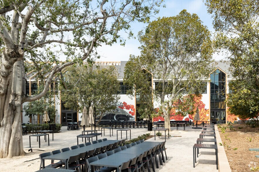 7012 Walnut Grove Dr, Whittier, CA for lease - Building Photo - Image 3 of 65