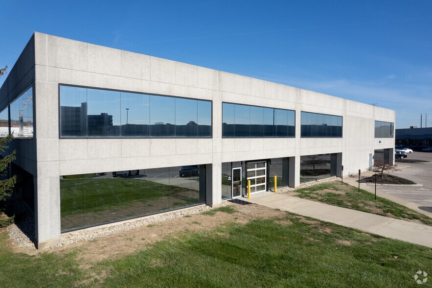 4850 Smith Rd, Norwood, OH à louer - Photo du bâtiment - Image 2 de 5