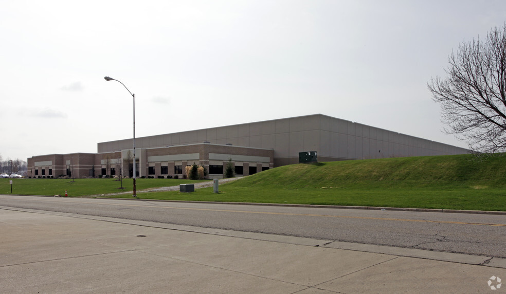 630 Mondial Pky, Streetsboro, OH for sale - Building Photo - Image 1 of 1