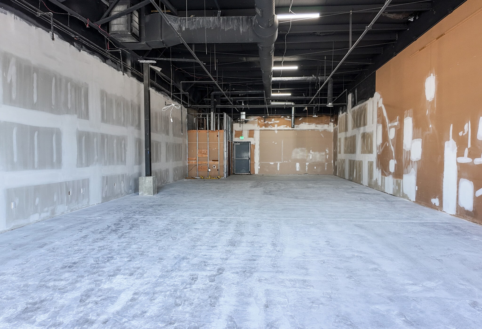 3509-3517 W 57th St, Sioux Falls, SD for lease Interior Photo- Image 1 of 5