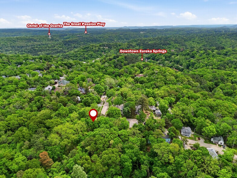5 Ojo St, Eureka Springs, AR à vendre - Photo du bâtiment - Image 2 de 57