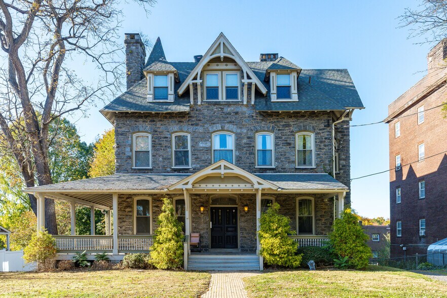 109 Carpenter ln, Philadelphia, PA à vendre - Photo principale - Image 1 de 28