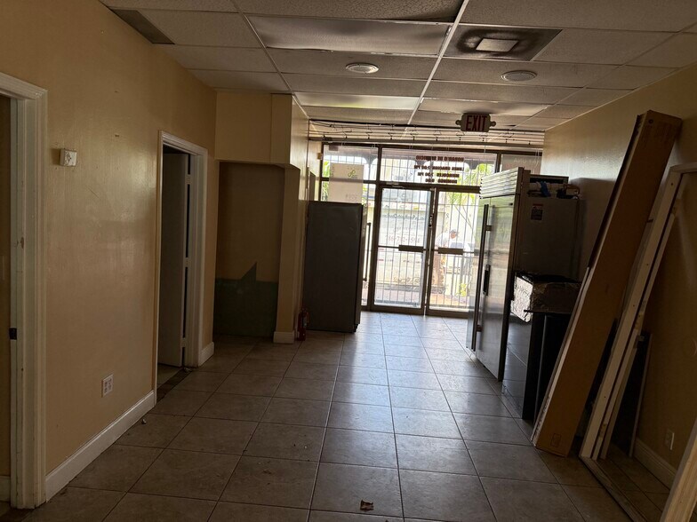 2150 NW 21st St, Miami, FL à louer - Photo du bâtiment - Image 2 de 19