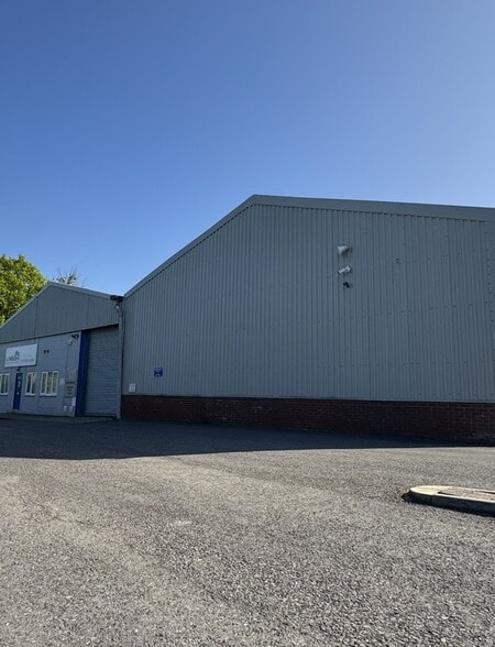 London Rd, Pulborough for lease - Building Photo - Image 2 of 9