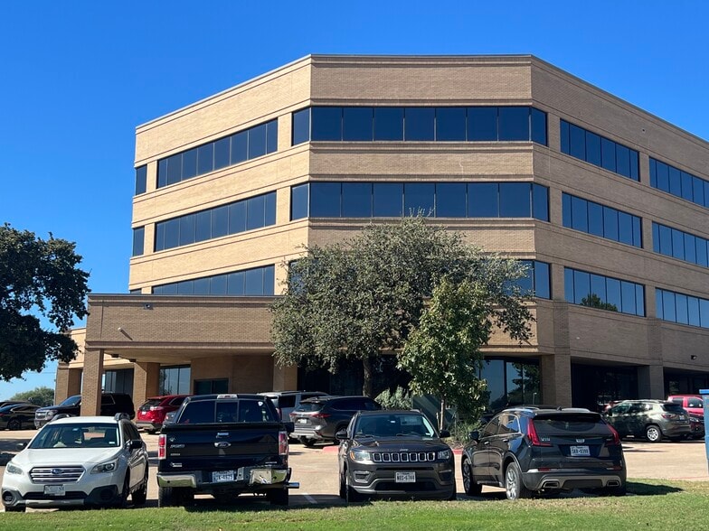 1760 S Stemmons Fwy, Lewisville, TX for lease - Building Photo - Image 3 of 17