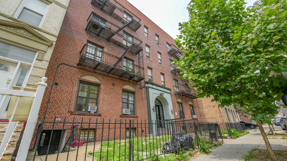 330 E 22nd St, Brooklyn, NY for sale - Building Photo - Image 3 of 29