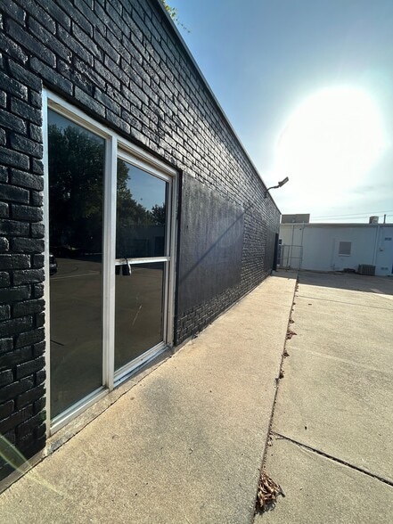 306 Bowen rd, Arlington, TX for lease - Primary Photo - Image 1 of 1