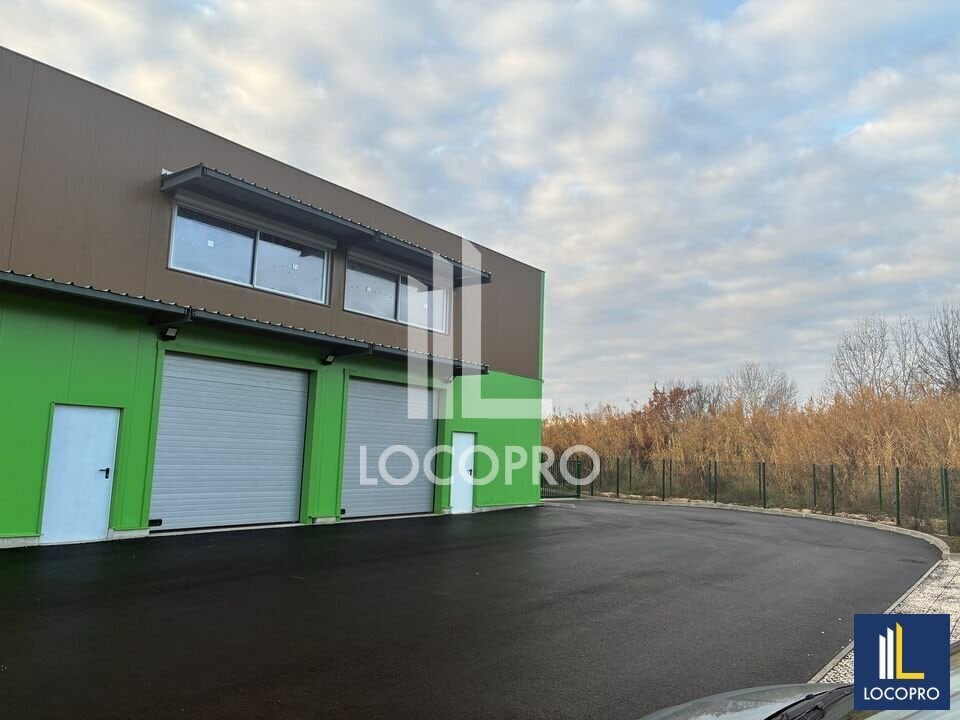 Flex in Les Arcs for lease Building Photo- Image 1 of 14