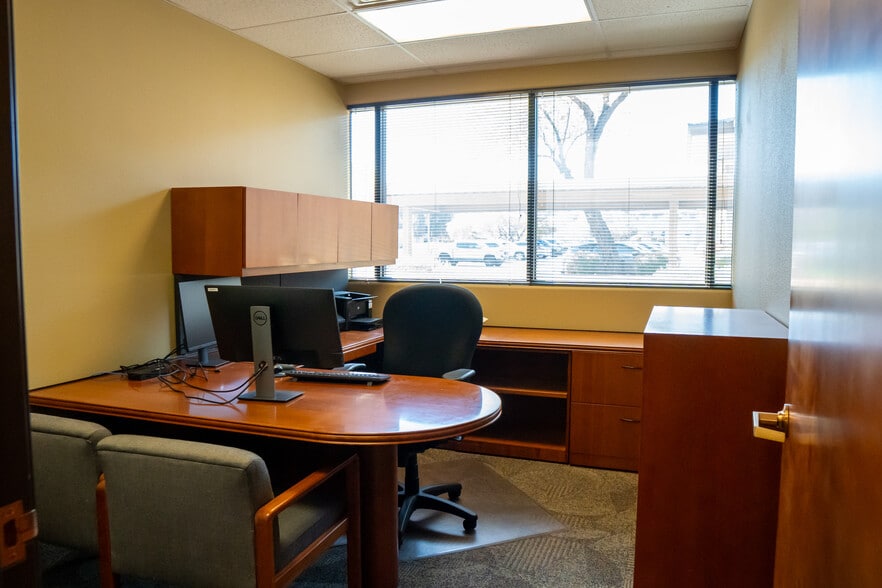 7098 E Cochise Rd, Scottsdale, AZ for lease - Interior Photo - Image 3 of 11