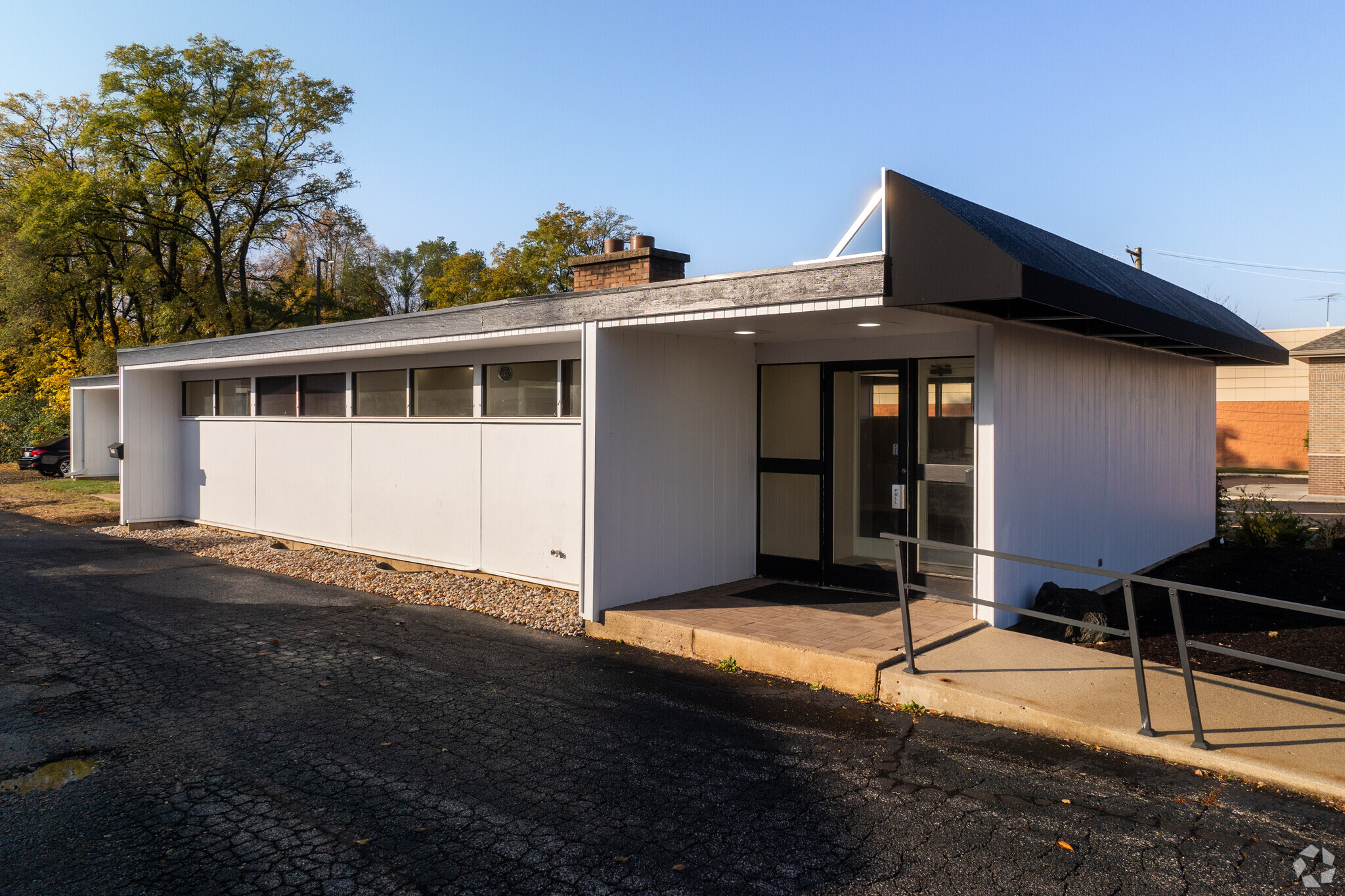 6317 Northwest Hwy, Crystal Lake, IL for lease Building Photo- Image 1 of 8