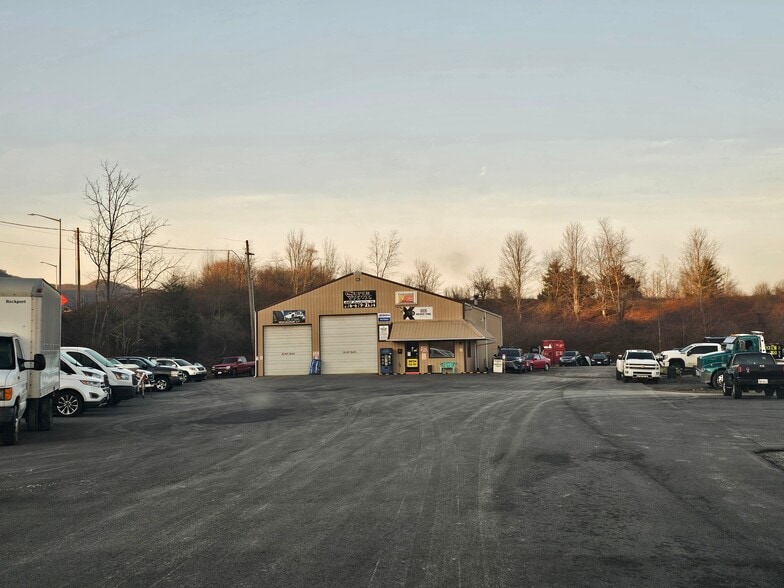 130 Progress Way NE, Norton, VA à vendre - Photo du bâtiment - Image 2 de 18