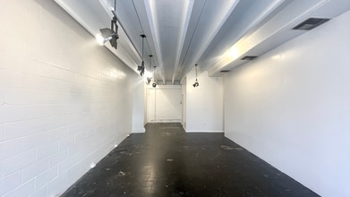 7031 Ray Bon Dr, San Antonio, TX à louer Photo intérieure- Image 1 de 5