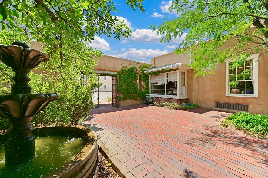 200 W De Vargas St, Santa Fe, NM à vendre - Photo du bâtiment - Image 3 de 36