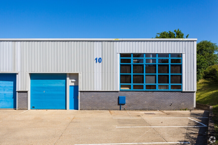 Cramptons Rd, Sevenoaks for lease - Building Photo - Image 3 of 8