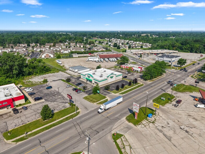 3560 Dixie Hwy, Saginaw, MI à vendre - Photo du bâtiment - Image 2 de 3