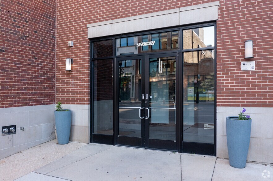 2332-2342 S Michigan Ave, Chicago, IL à louer - Photo du bâtiment - Image 2 de 6